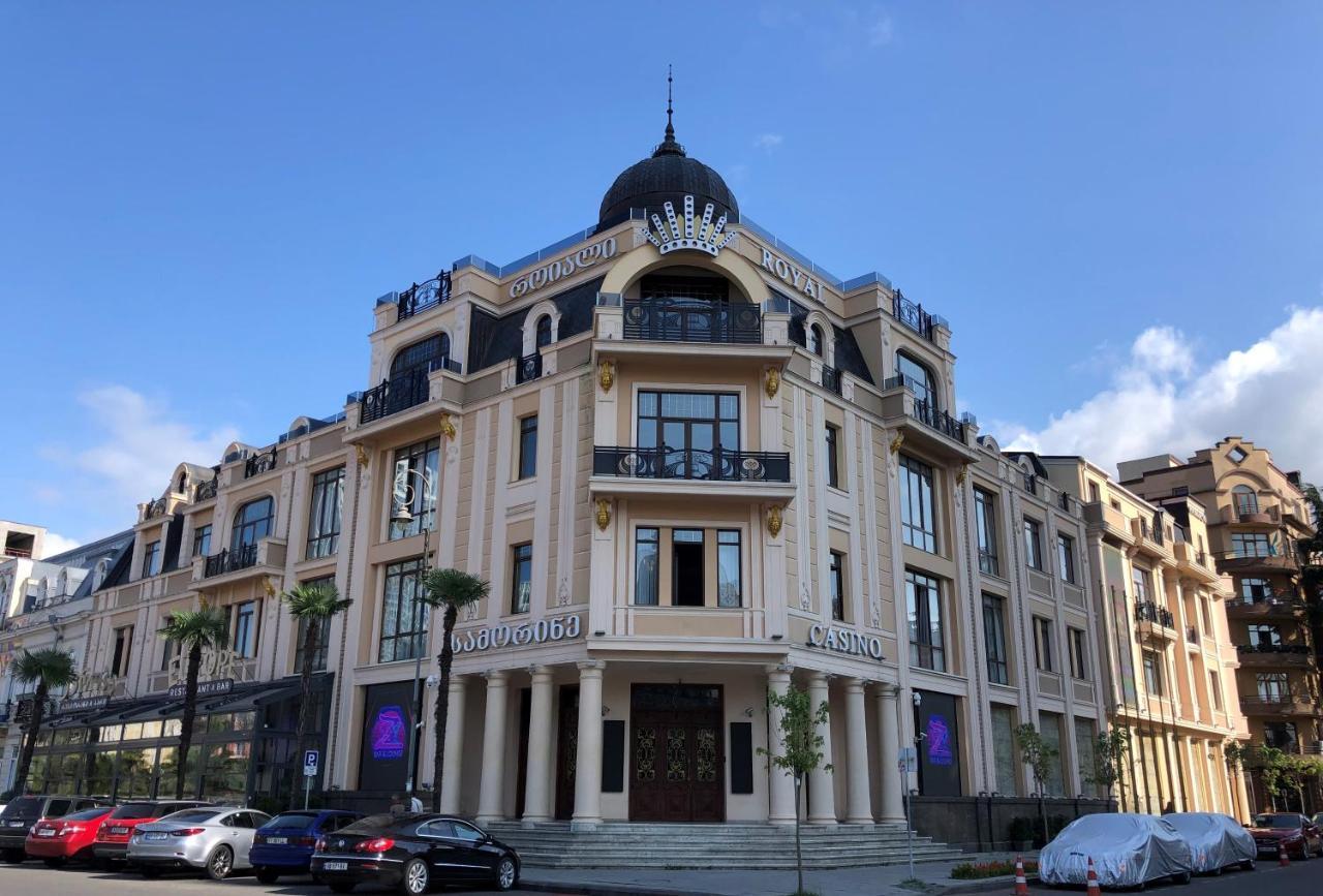 Royal Casino & Hotel Batumi Exteriör bild
